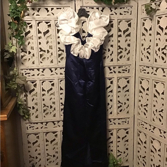 VINTAGE VERY PRETTY MIDNIGHT BLUE WITH WHITE POOFY SHOULDERS PROM DRESS GOWN - Picture 4 of 7